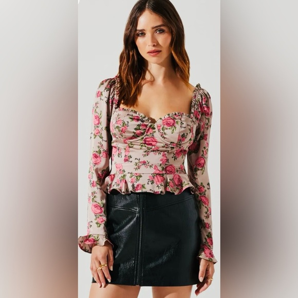 Astr Tops - New! ASTR LONG SLEEVE SWEETHEART CINCH BUST FLORAL TOP, Size Medium